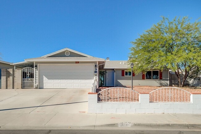 328 Santa Fe St in Las Vegas, NV - Building Photo - Building Photo