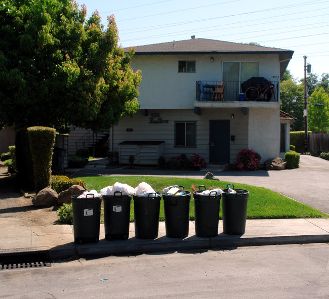 426 Hawthorn Ave in Sunnyvale, CA - Foto de edificio - Building Photo