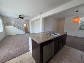 7399 E Giavanna Ave in Fresno, CA - Building Photo - Building Photo