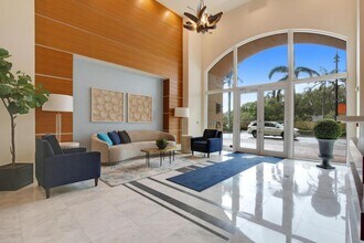 700 E Boynton Beach Blvd, Unit 405 in Boynton Beach, FL - Foto de edificio - Building Photo