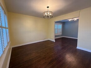 2633 W Winona St, Unit 2 in Chicago, IL - Foto de edificio - Building Photo