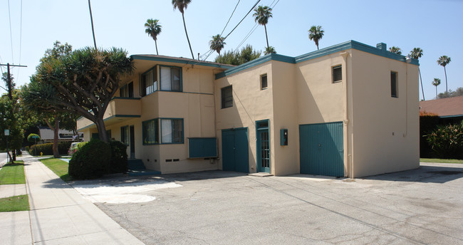 94 S Parkwood Ave in Pasadena, CA - Building Photo - Building Photo