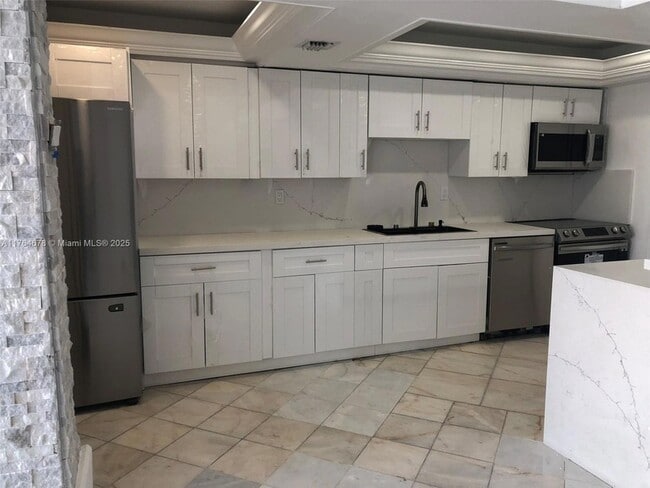 18041 Biscayne Blvd, Unit PH02 in Aventura, FL - Building Photo - Building Photo