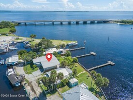 3957 Canal Dr in Sebastian, FL - Building Photo