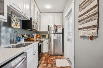 737 Barnett St NE in Atlanta, GA - Building Photo - Building Photo
