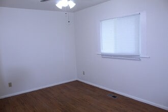 1120 Lanore Dr in Urbana, IL - Building Photo - Building Photo