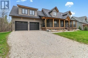 155 Delphi Ln in Blue Mountains, ON - Building Photo