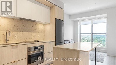 130 River St in Toronto, ON - Building Photo - Building Photo