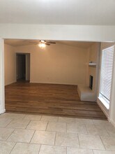 9720 Leland Ln in Benbrook, TX - Foto de edificio - Building Photo