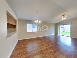 4338 Country Hills Blvd in Plant City, FL - Foto de edificio - Building Photo