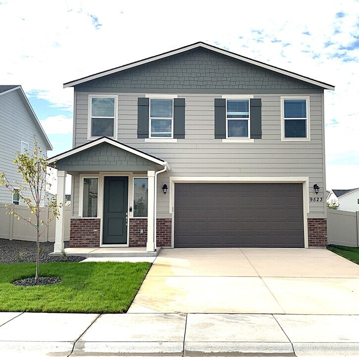 9523 W Shumard St in Star, ID - Building Photo