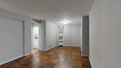 340 E 58th St, Unit 1A in New York, NY - Building Photo - Building Photo