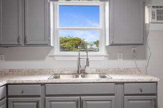 324 State St, Unit 2 in Norfolk, VA - Foto de edificio - Building Photo