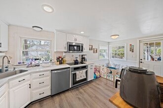 95 Oriole Rd in Stoughton, MA - Building Photo - Building Photo