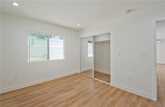 6962 Shoshone Ave in Van Nuys, CA - Building Photo - Building Photo