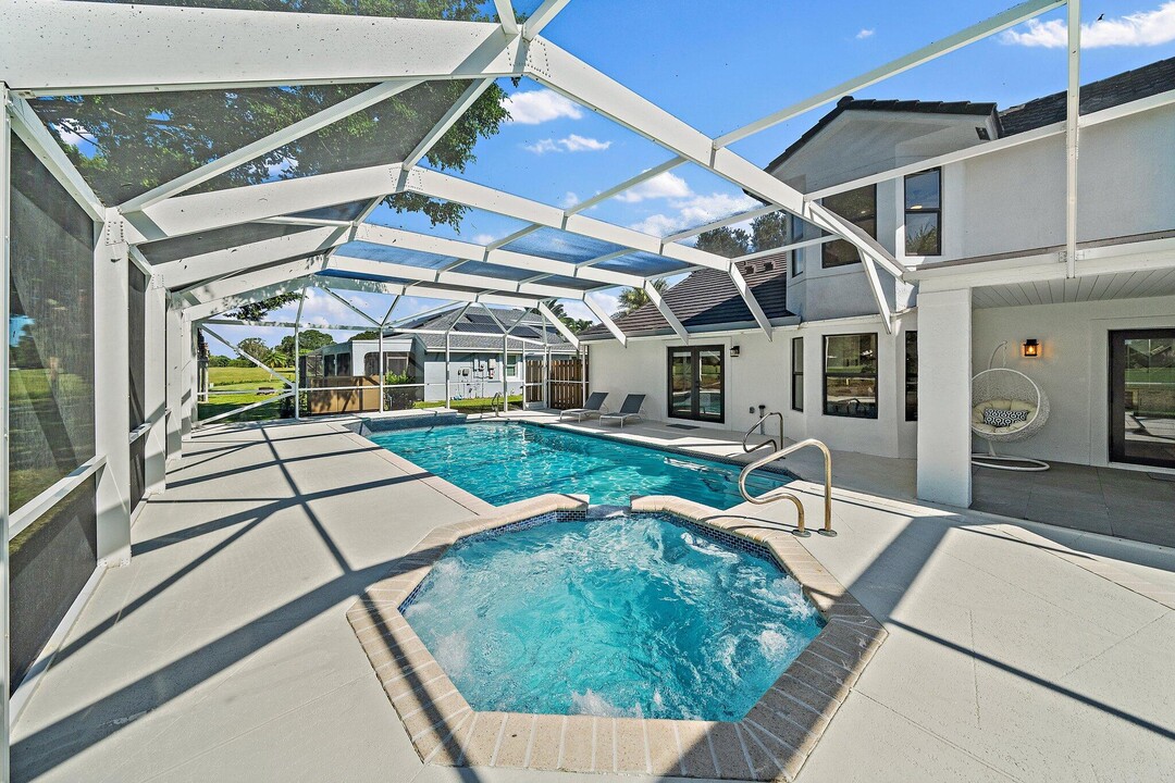 1878 Lynton Cir in Wellington, FL - Building Photo