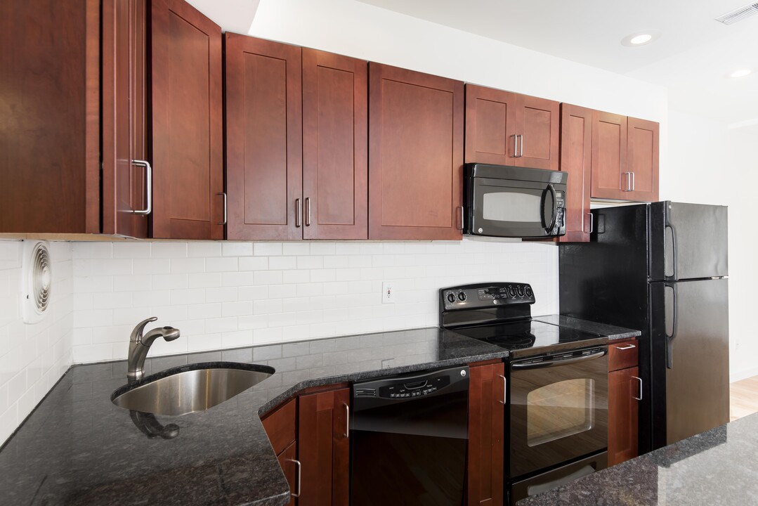 1536 Christian St in Philadelphia, PA - Building Photo