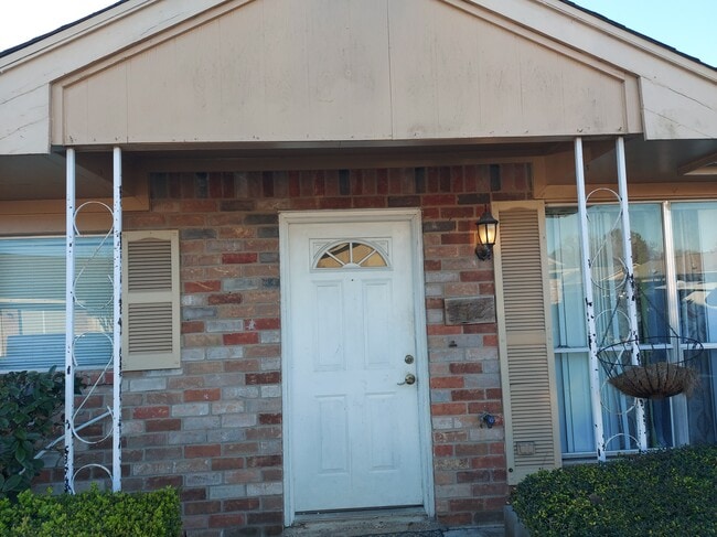 3362 Burke Rd in Pasadena, TX - Foto de edificio - Building Photo