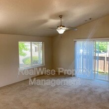 1115 Westerly Ct in Grants Pass, OR - Building Photo - Building Photo