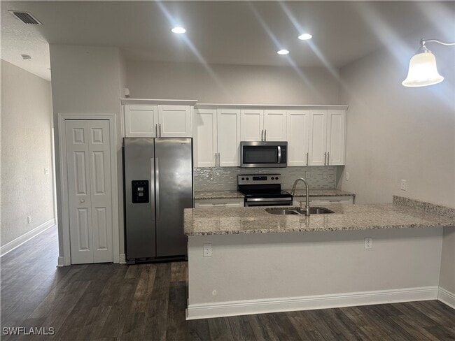property at 3414 Santa Barbara Blvd