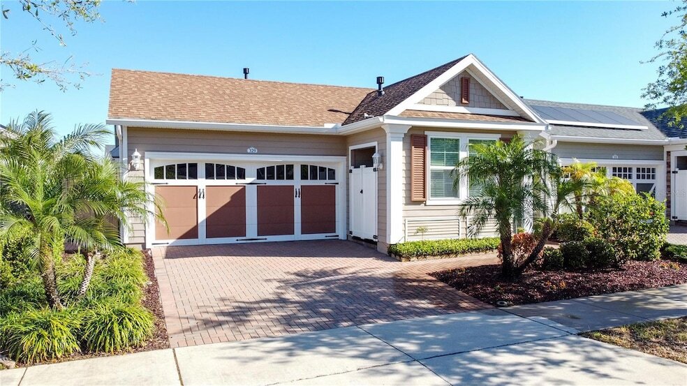 329 Alcove Dr in Groveland, FL - Building Photo