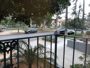 1119 Lincoln Blvd, Unit 1 in Santa Monica, CA - Foto de edificio - Building Photo