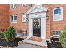 33 Lennon Ct in Boston, MA - Foto de edificio - Building Photo