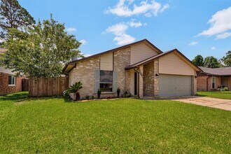 20110 Misty Pines Dr in Humble, TX - Building Photo - Building Photo