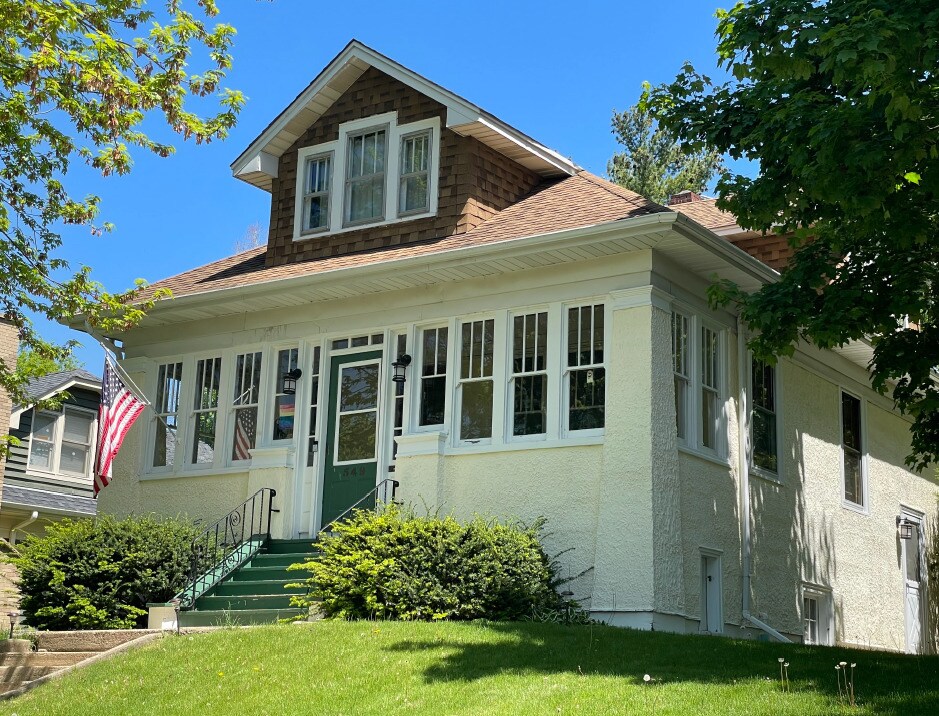 549 S Division St in Barrington, IL - Foto de edificio