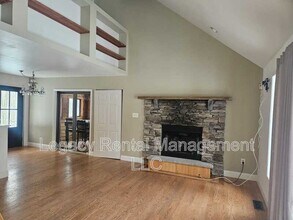 116 Cheyney Dr in Hazle Township, PA - Foto de edificio - Building Photo