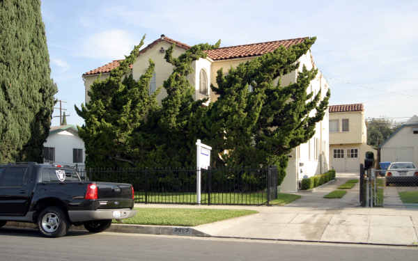 3255 Larga Ave in Los Angeles, CA - Building Photo - Building Photo