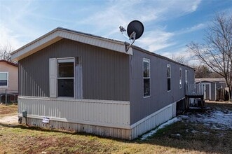 720 Jupiter Ave in Granbury, TX - Building Photo - Building Photo