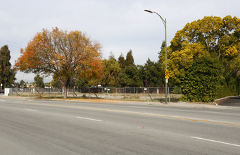 Leigh Avenue Senior Apartments in San Jose, CA - Building Photo - Building Photo