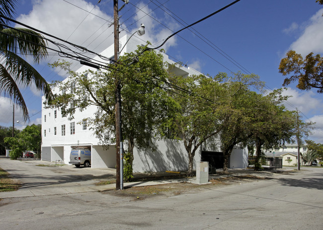 790 NE 128th St in North Miami, FL - Building Photo - Building Photo