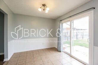 1008 NW 6th Pl in Moore, OK - Building Photo - Building Photo
