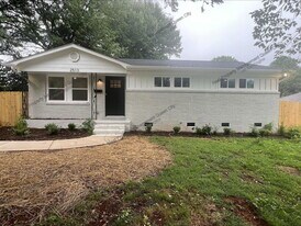 2513 Westgrove Dr in Charlotte, NC - Building Photo