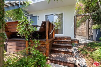 631 Pier Ave in Santa Monica, CA - Building Photo - Building Photo