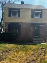 17426 Throckley Ave in Cleveland, OH - Building Photo