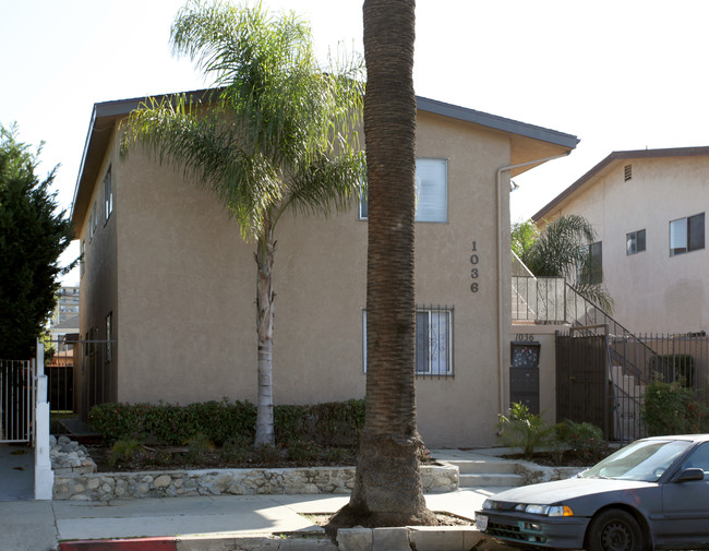 1036 Chestnut Ave in Long Beach, CA - Building Photo - Building Photo