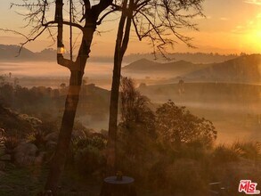 8808 Chatlake Dr in Los Angeles, CA - Building Photo - Building Photo