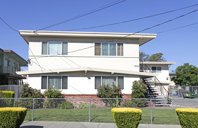 9031 Hillside St in Oakland, CA - Building Photo - Building Photo