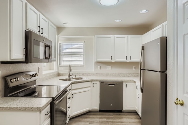 304 Hemlock Dr in Windsor, CO - Building Photo - Building Photo