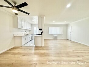 6025 Whitsett Ave in Los Angeles, CA - Building Photo - Building Photo