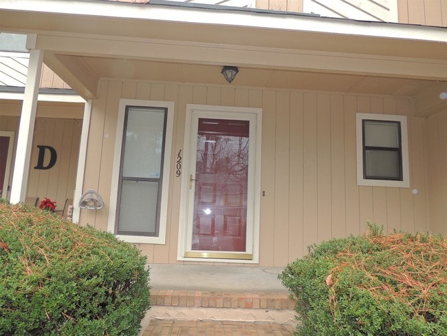 property at 1209 Huntsman Ct