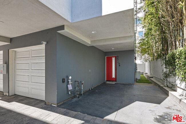 6611 Leland Way in Los Angeles, CA - Building Photo - Building Photo