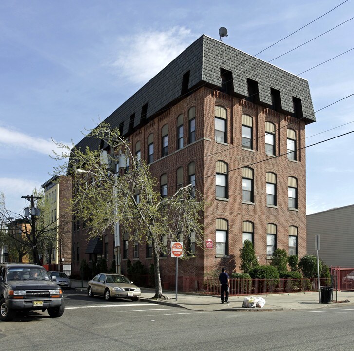 200 Central Ave in Jersey City, NJ - Building Photo