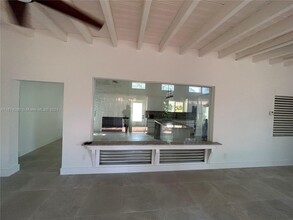 2431 SW 63rd Ave in Miami, FL - Building Photo - Building Photo