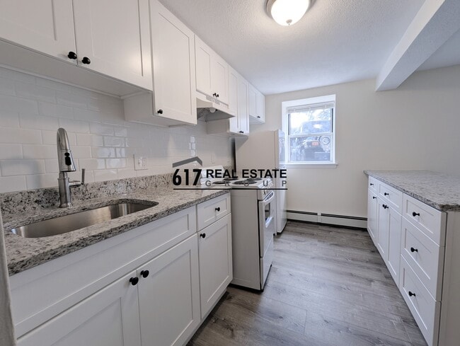 176 N Beacon St, Unit 3A in Boston, MA - Building Photo - Building Photo