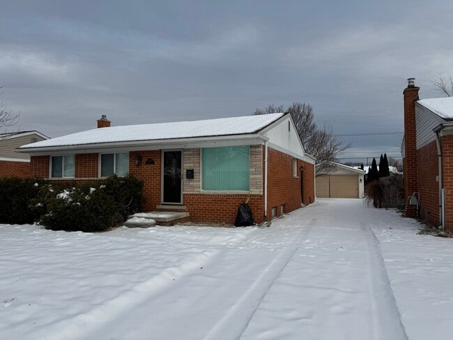 27764 Townley St in Madison Heights, MI - Foto de edificio - Building Photo