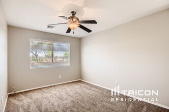 9338 E Olla Ave in Mesa, AZ - Building Photo - Building Photo